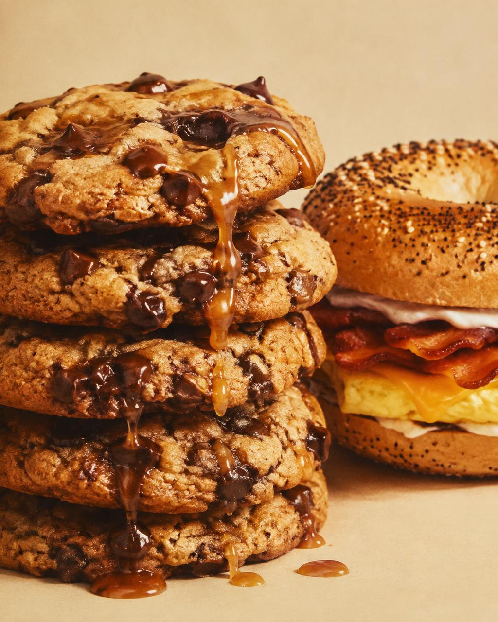 Cookies nappés de caramel et bagel